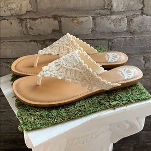 NIB Fergalicious by Fergie Samba Cream Sandal